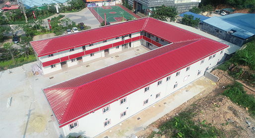 luxe geprefabriceerde T-huis rondom kantoorgebouw